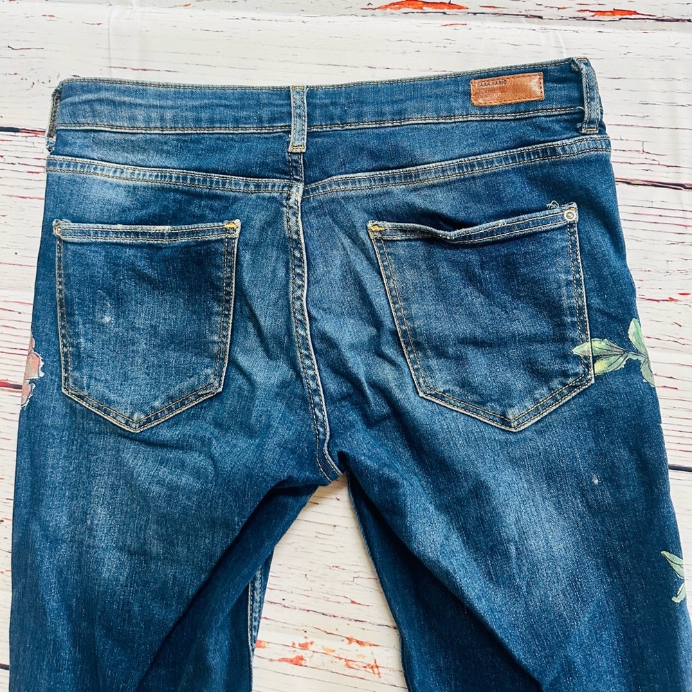 Zara Blue Skinny Jeans with Vintage Floral Pattern - Picture 4 of 5